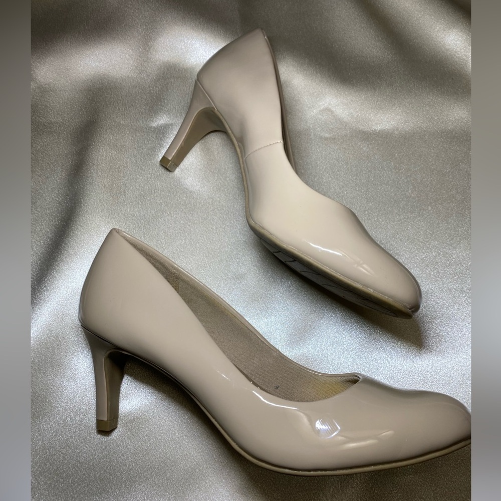 NUDE HEELS